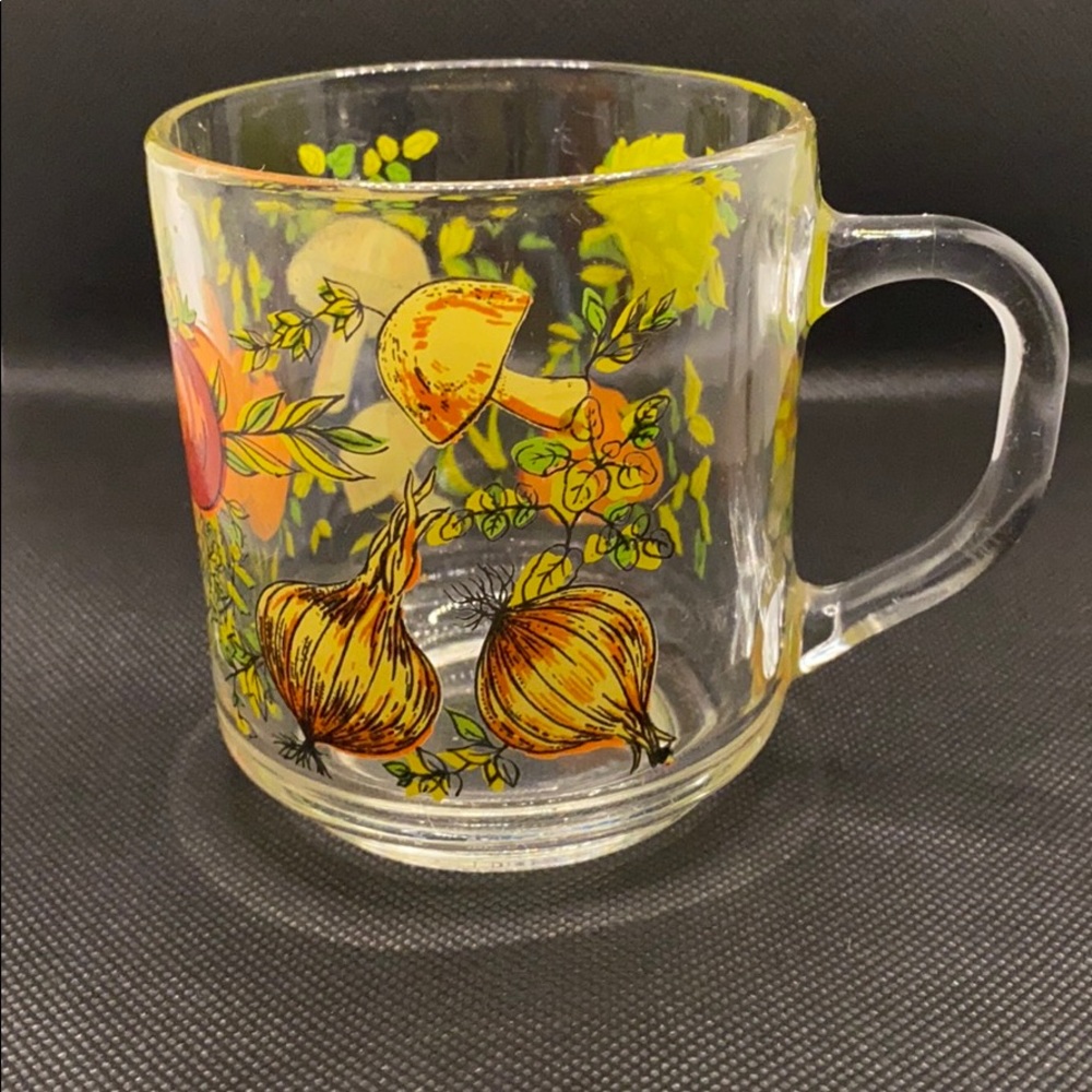 Vintage Arcoroc France spring vegetable clear glass mug